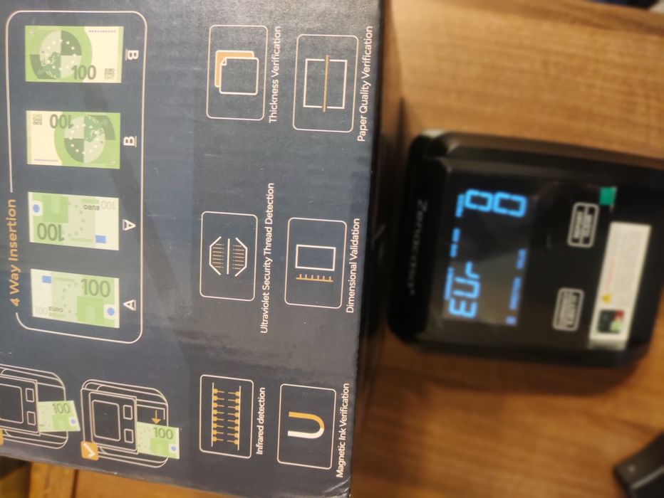 Detector automat bancnote false