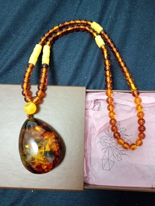 Colier chihlimbar urgent!