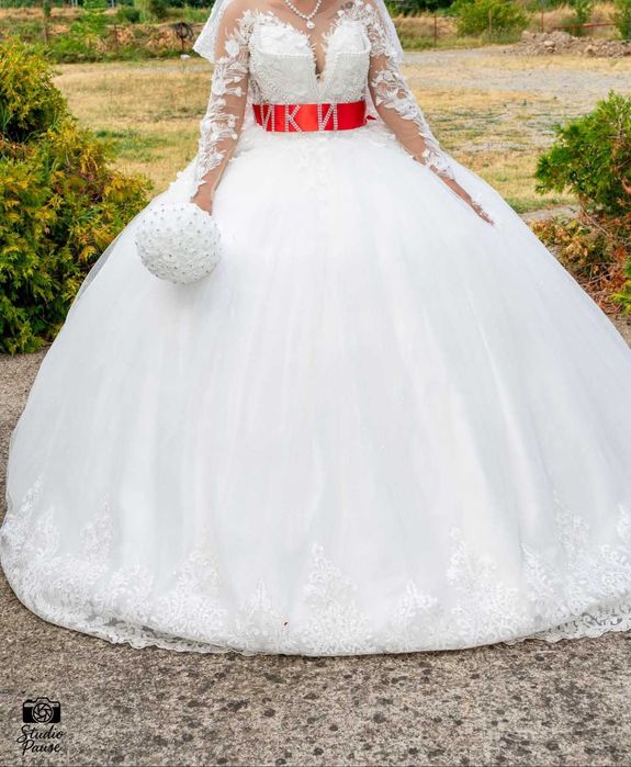 Булченска Рокля с Подаръци