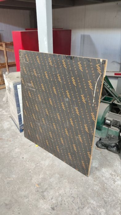 Финская фанера кесилган коп микдорда сотилади