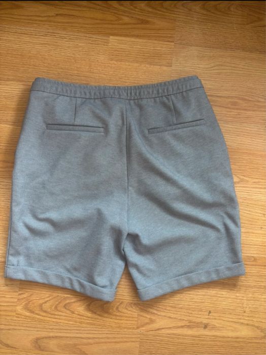 Pantaloni scurti Zara