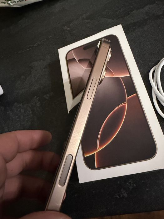 iPhone 16 Pro Max 256GB DsrTit