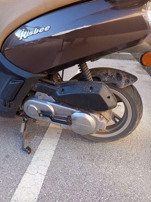 Продавам Скутер Пежо кисби