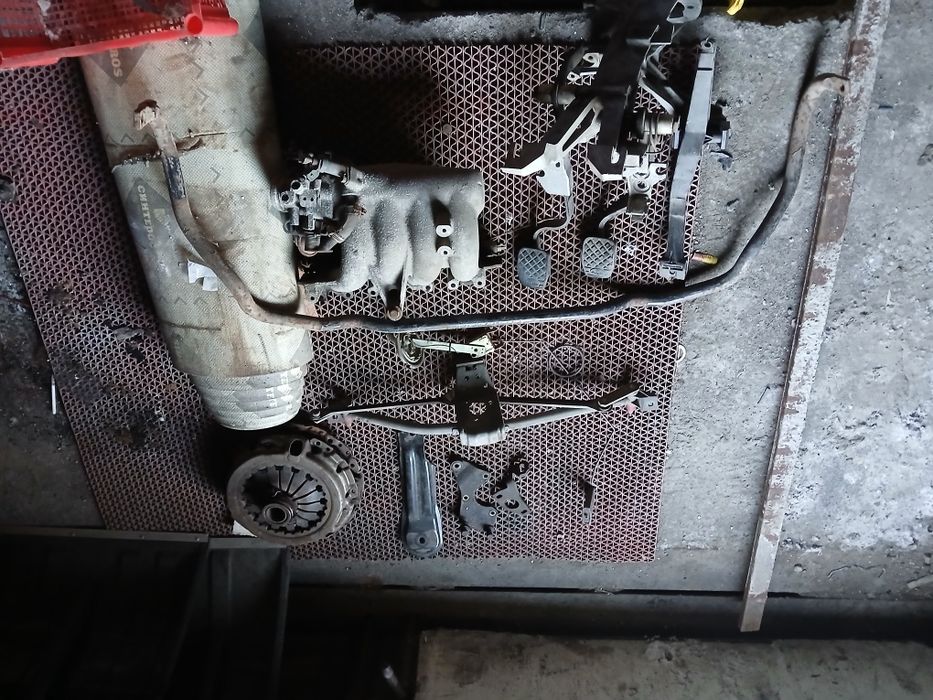 Запчасти на ауди 80 б 3