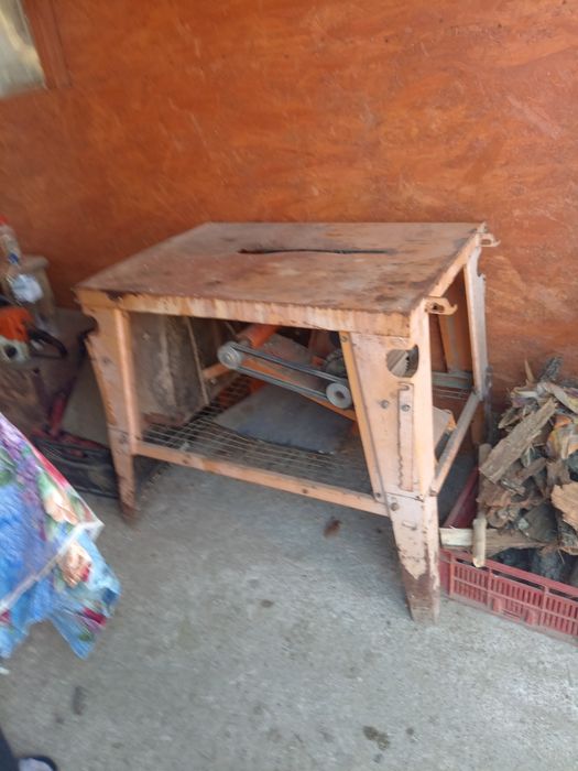 Vând abric în stare funcțională