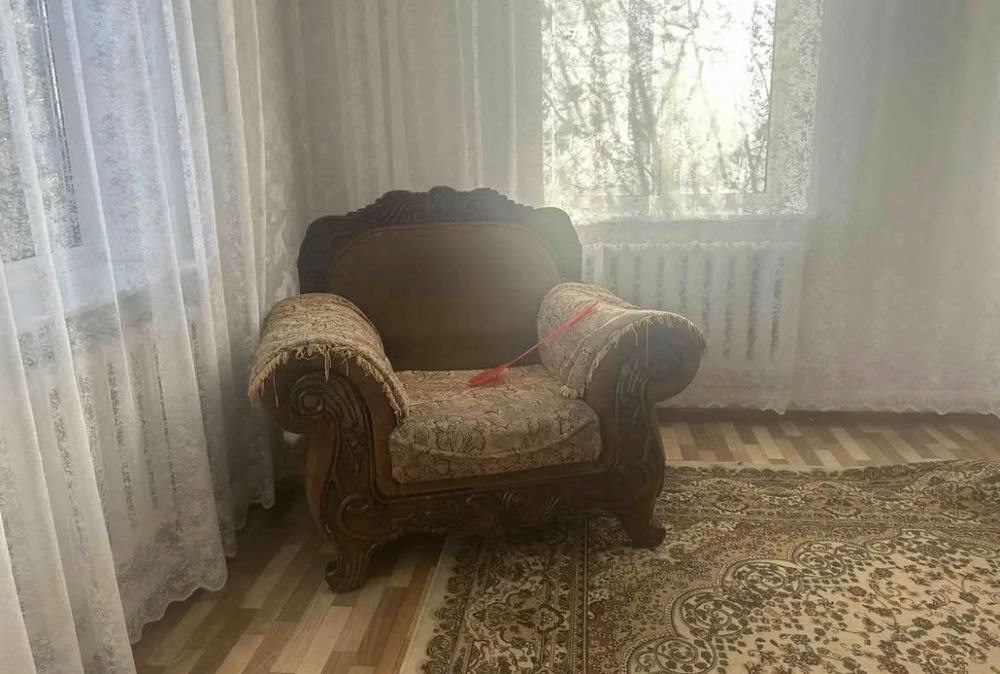 Диваны с креслом