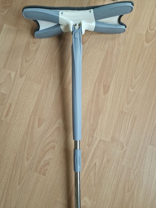 въртящ се на 360°самоотцеждащ се моп за