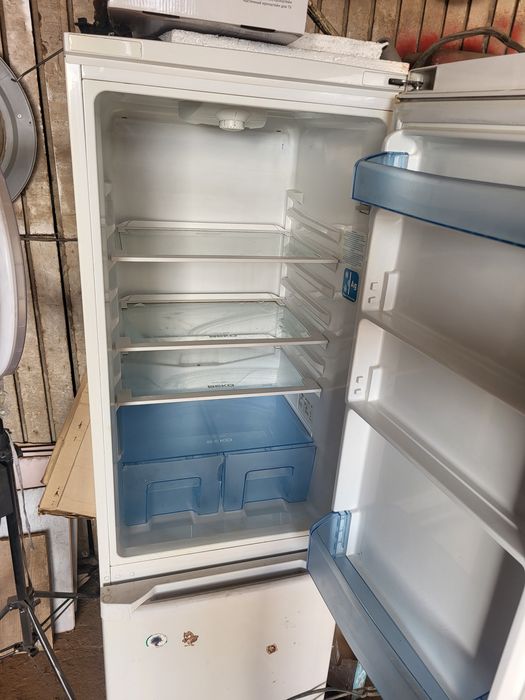 Продам холодильник