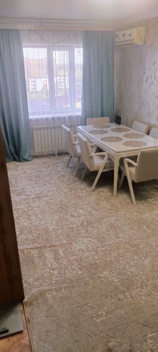 Стол со стульями
