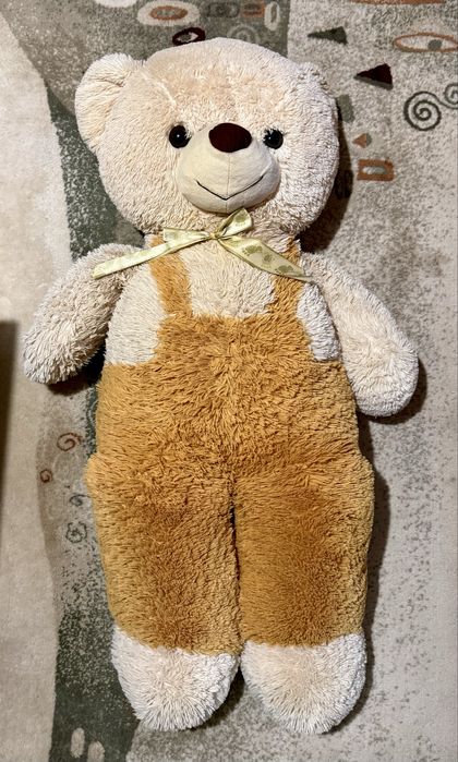 Голямо плюшено мече