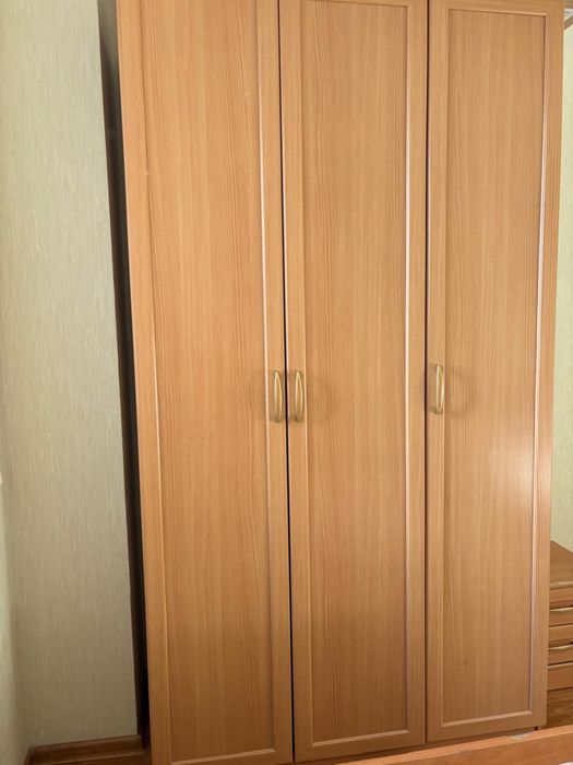 Шкаф.           .