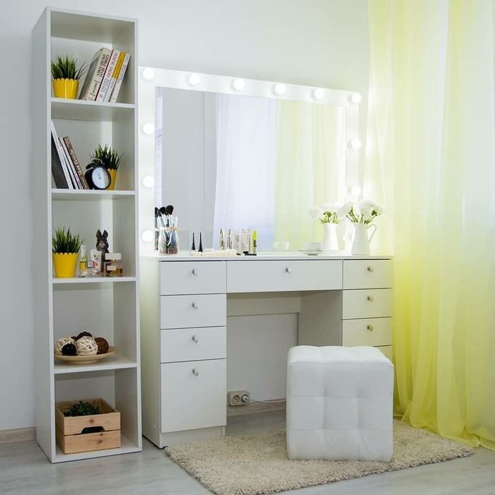 Для салон кросата туалитне столик