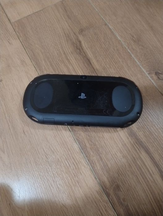 Продавам  PSvita