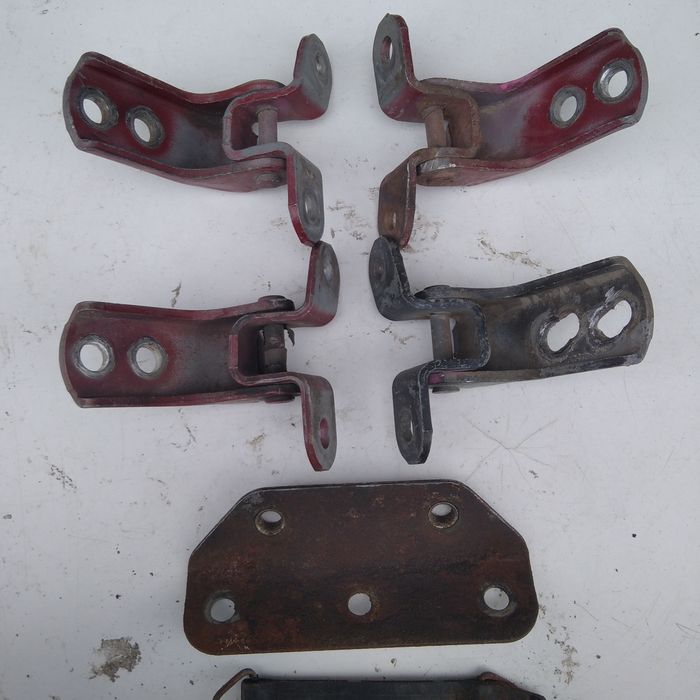 Дверные петли от Toyota Carina E