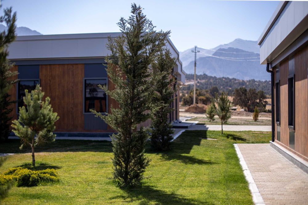 Сўлим ва салқин Зомин тоғида, 2400 м баландликда,мехмонхонада дам олиш