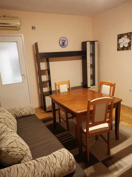 Дава се под наем Двустаен апартамент в Стара Загора, Център - 55 кв.м за 51 € - Снимка #1