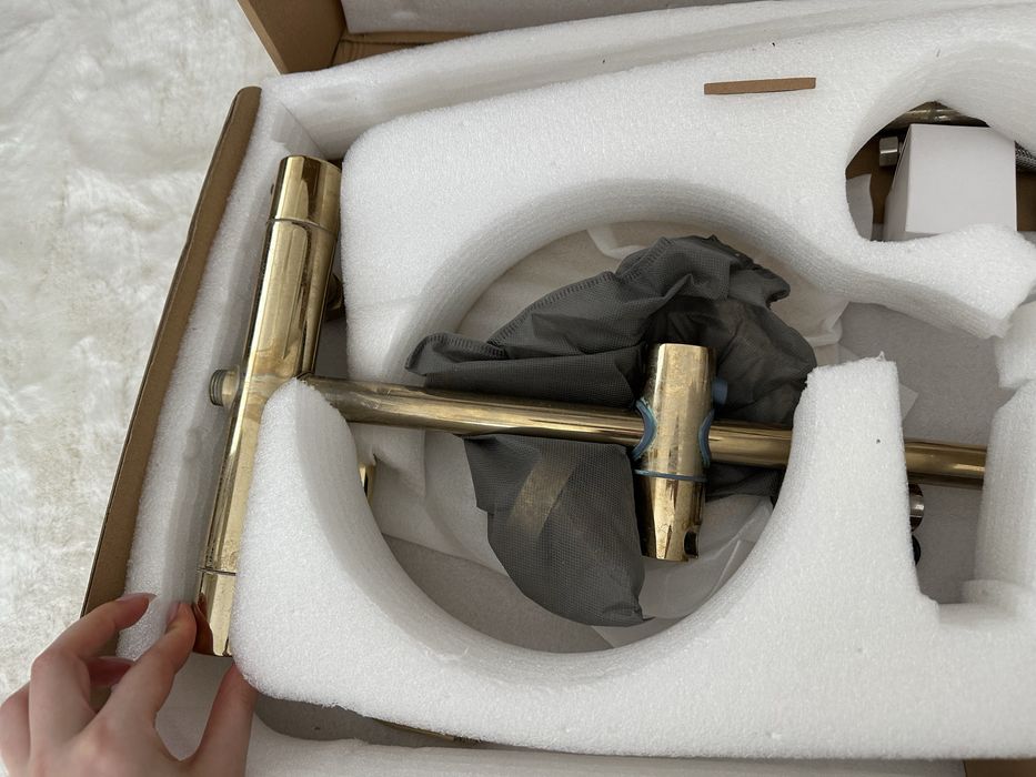 Rea душ с термостат , смесител , златни