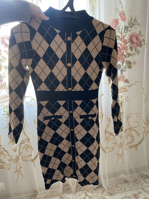 Продам платье ,  маленький размер