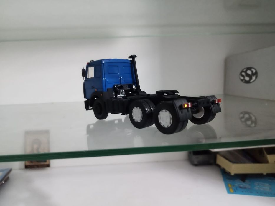 Продам модель МАЗ 6422 1/43