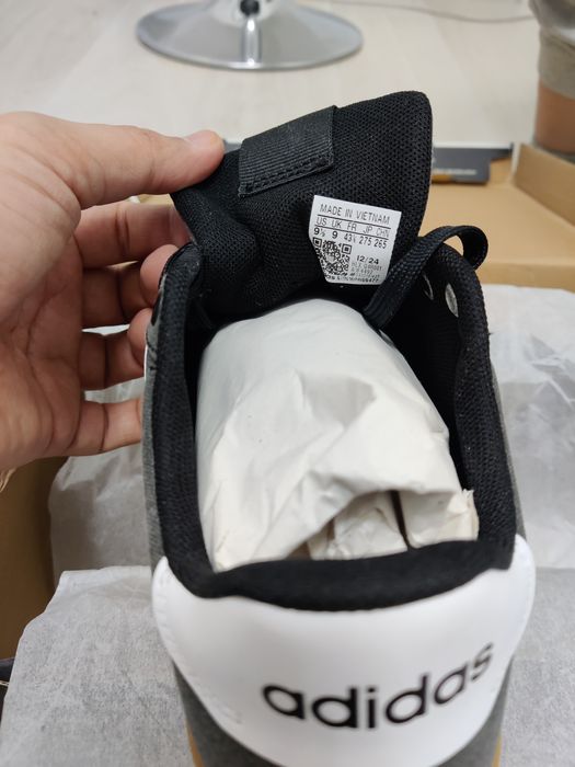 Кроссовки Adidas, оригинал 100%, размер 43 1/3