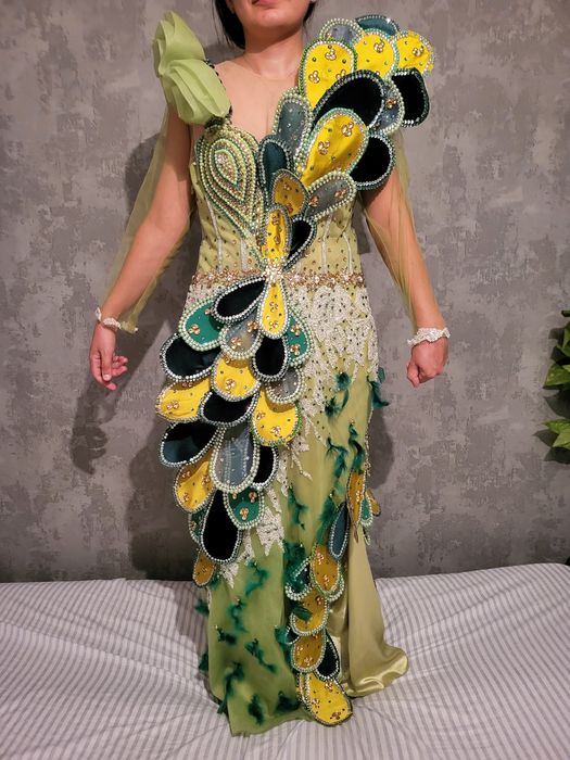 Vand rochie pentru nunti botezuri evenimente