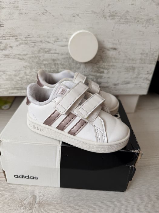 Детски маратонки -  Adidas Grand Court I