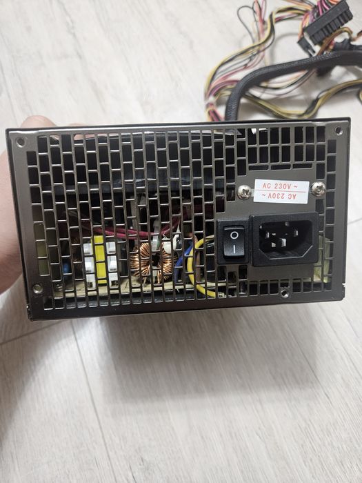 Продам блок питания Huntkey Green Power