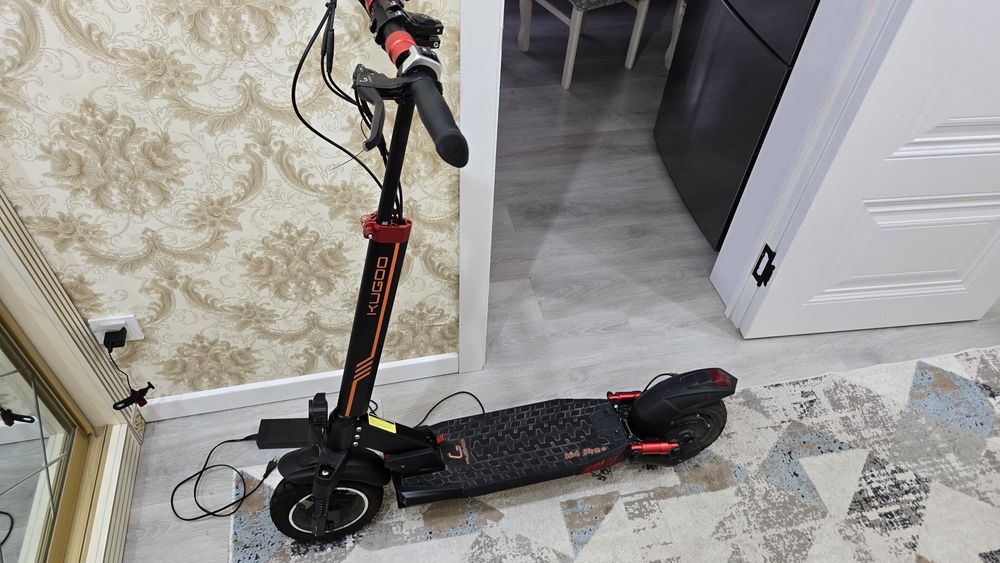 Продам самокат Kugoo M4 Pro+