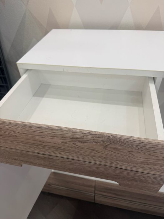 Продам туалетный столик с зеркалом, Беларусь