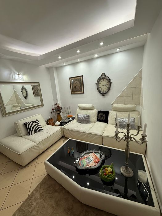 Canapea piele 3 module cu 2 masute din piele naturala Mobexpert