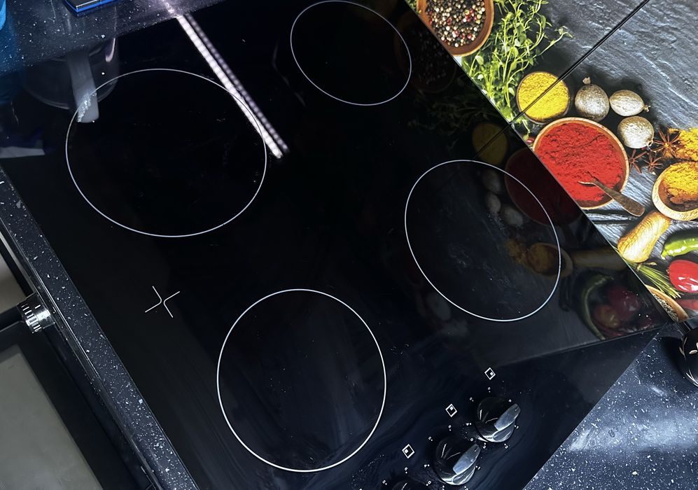 Фурна за вграждане и котлони LOGIK