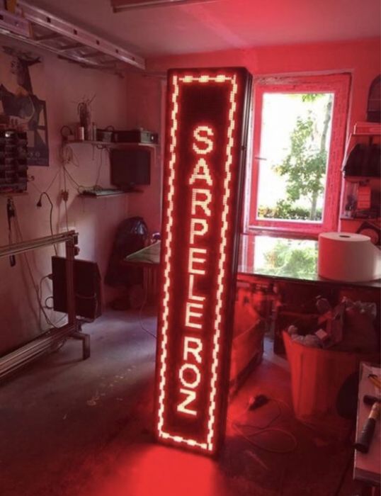 Reclama cu wifi si aplicatie pe telefon LogoPrint