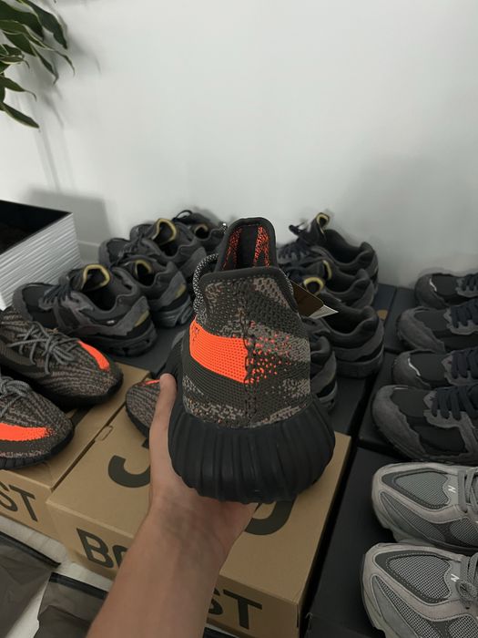 yeezy 350 V2 beluga