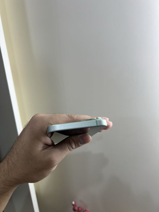 Продам IPhone 15 128GB