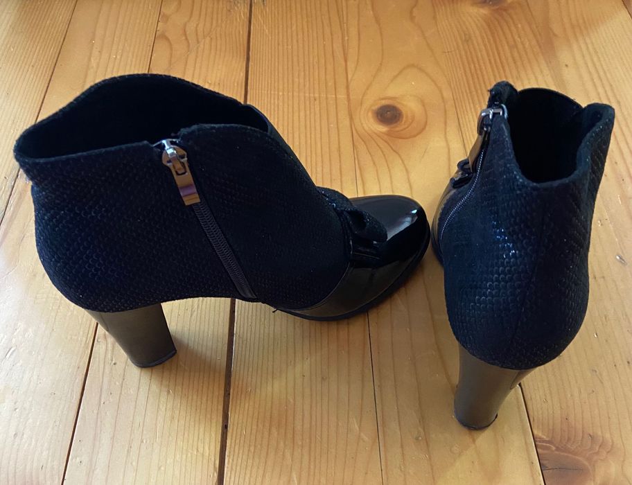 Обувки с висок дебел ток и боти 38н. И нисък ток