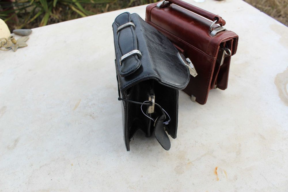 Мъжка кожена чантичка