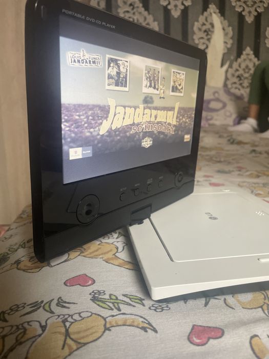 Leptop si este in buna functiune si este cu încarcator