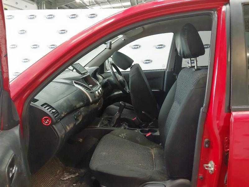 Dezmembrez Mitsubishi L200 2.5 Diesel 2014