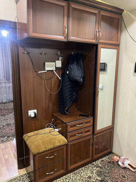 Мебель прихожка продам в хорошем качестве