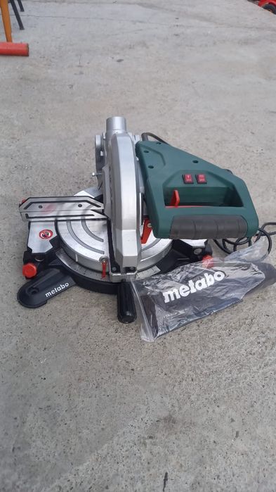 Торцовая пила Metabo KS 216 M LASERCUT