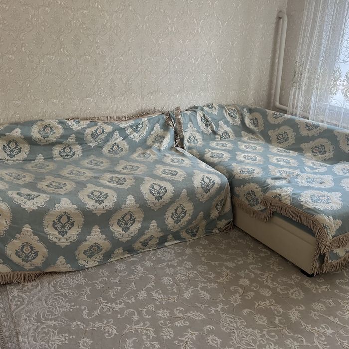 Продам диван в зал в