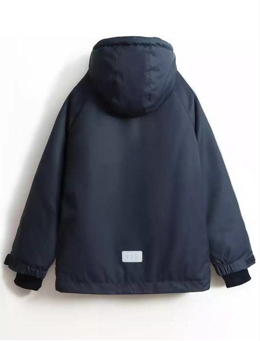 Продам весеннюю куртку для мальчика.