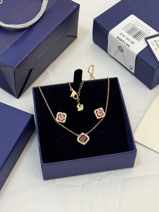 Set Swarovski Lantisor si cercei
