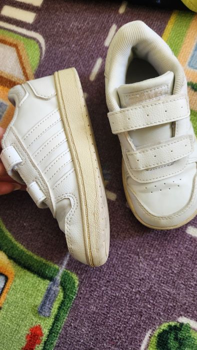 Маратонки адидас