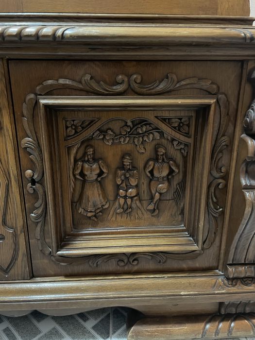 Vitrina rustica sculptata