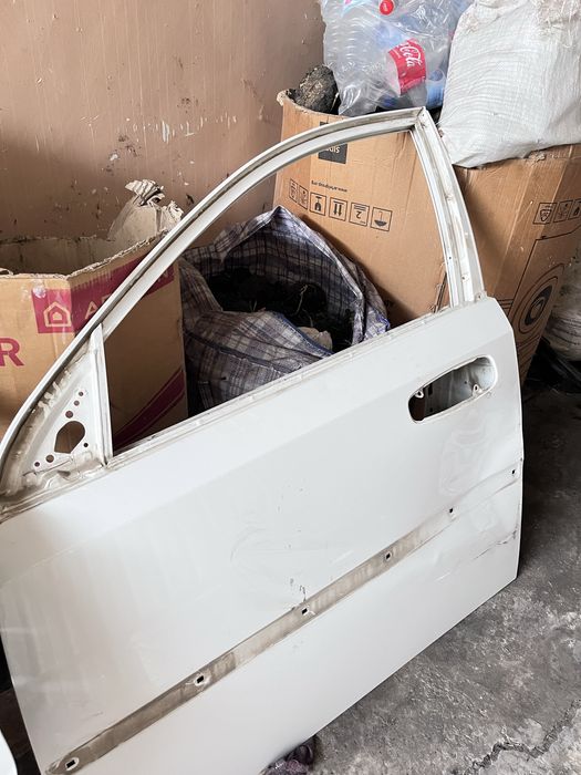 Jentra chap tomon oldi orqa eshigi