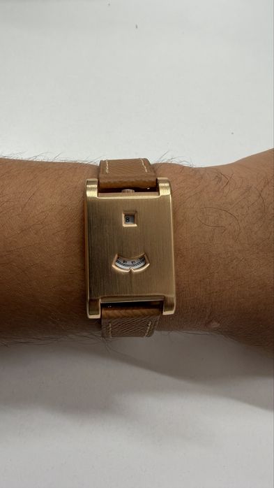 Продам часы срочно