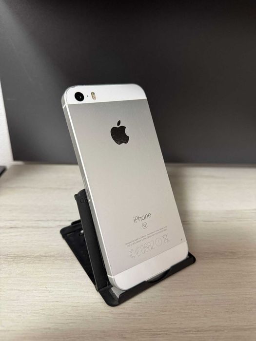 iPhone SE 64GB //  87% Bateria