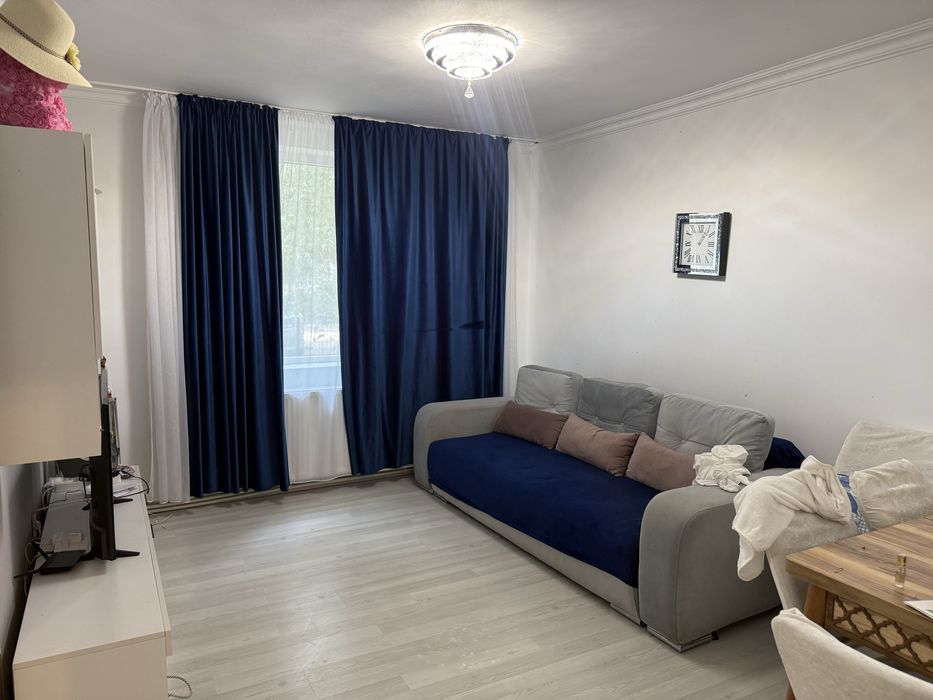 Se vinde apartament parter cu 2 camere mobilat  utilat