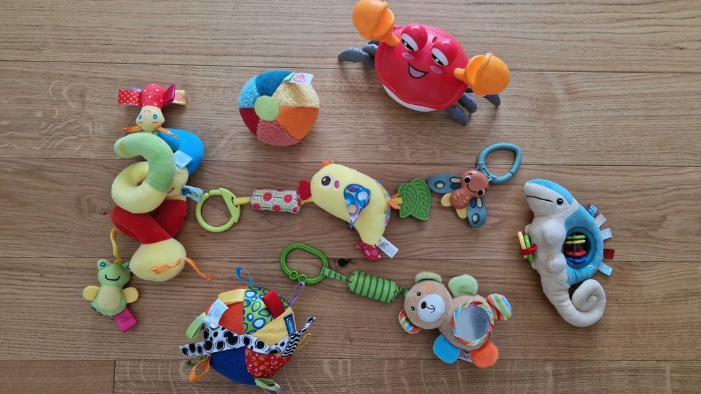 Лот бебешки играчки